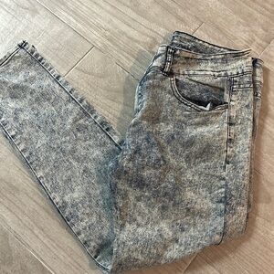 Acid wash style jeans straight leg